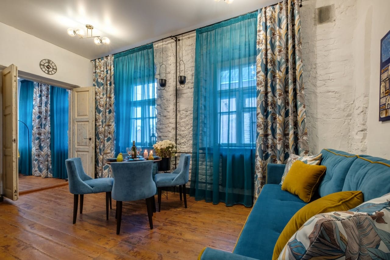 Апартаменты Студио №3 в апарт-отеле У Груши Гродно - номер с арт-интерьером